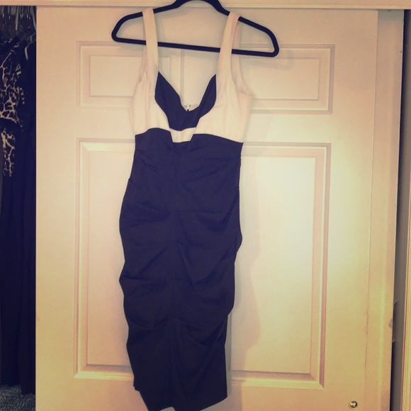 Black and white ruched dress - Picture 1 of 2